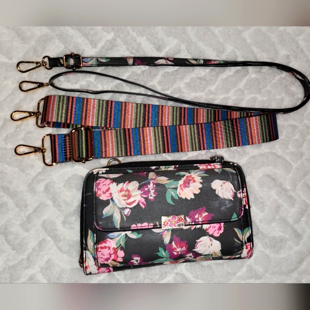 GUC Save The Girls Touchscreen Purse 💃